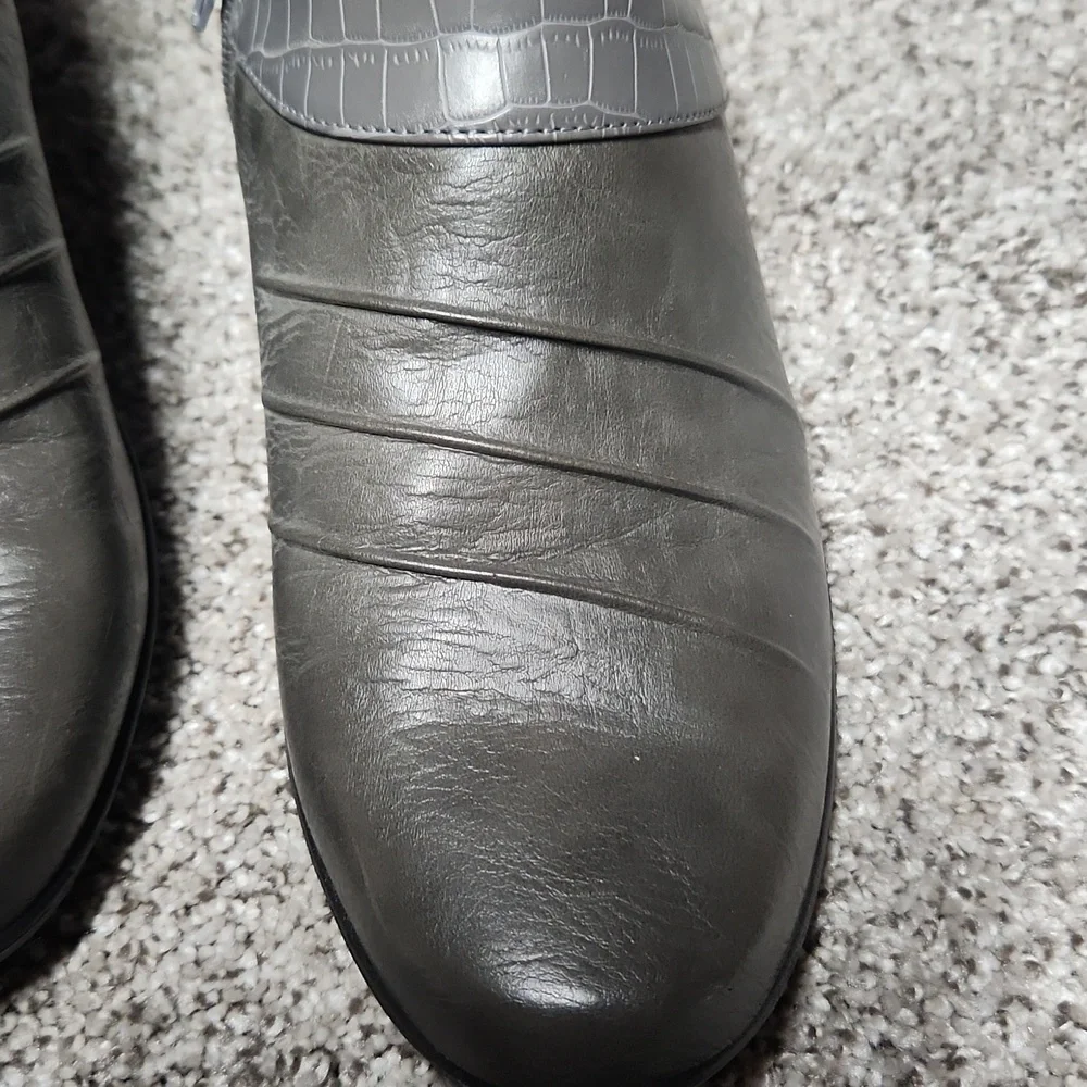 easy street Ankle Booties Gray Size 9.5
